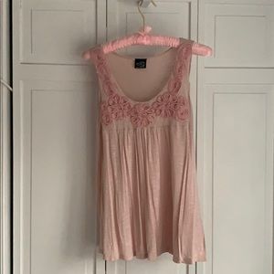 Sleeveless tunic